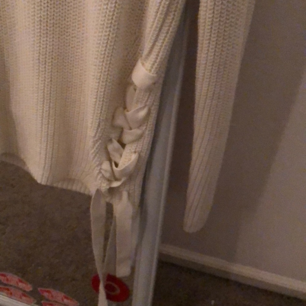 Oversized Ribbon Sweater - Picture 3 of 3